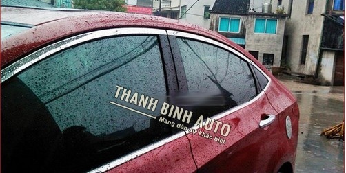 Viền khung kính cong + nẹp chân kính Hyundai Accent tại Thanhbinh Auto Long Biên