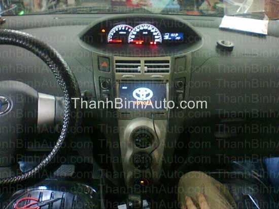 Màn hình DVD KOVAN-KT2011HD dành cho xe Toyota Yaris (2011)