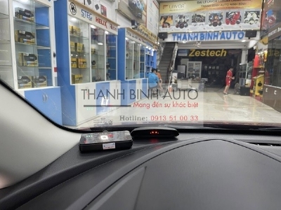 Hiển thị tốc độ lên kính lái HUD cho xe MAZDA 2 2025