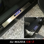 Ốp bậc cửa ngoài có đèn MAZDA CX3