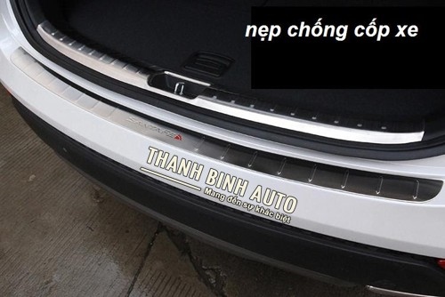 Ốp chống trầy cốp sau xe Santafe tại Thanhbinh Auto Long Biên