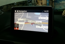 MAZDA 3 lắp GPS và xem DVD khi xe chạy