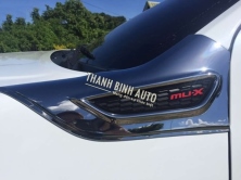 Ốp trang trí tai xe Isuzu MU-X 2016