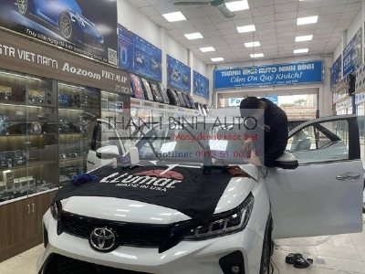 Dán phim LLumar Mỹ cho xe FORTUNER 2019