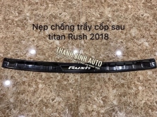 Ốp chống trầy cốp sau mẫu Titan Toyota Rush 2018 2019
