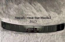 Ốp chống trầy cốp sau ngoài mẫu Titan xe MAZDA 3 2020