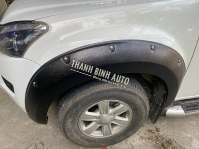 Ốp cua lốp có đinh cho xe ISUZU DMAX 2016+